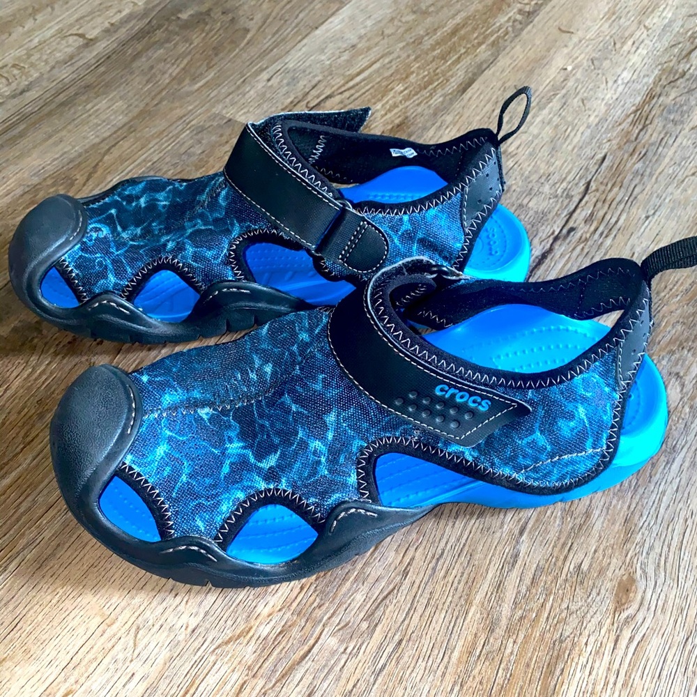 Crocs men water